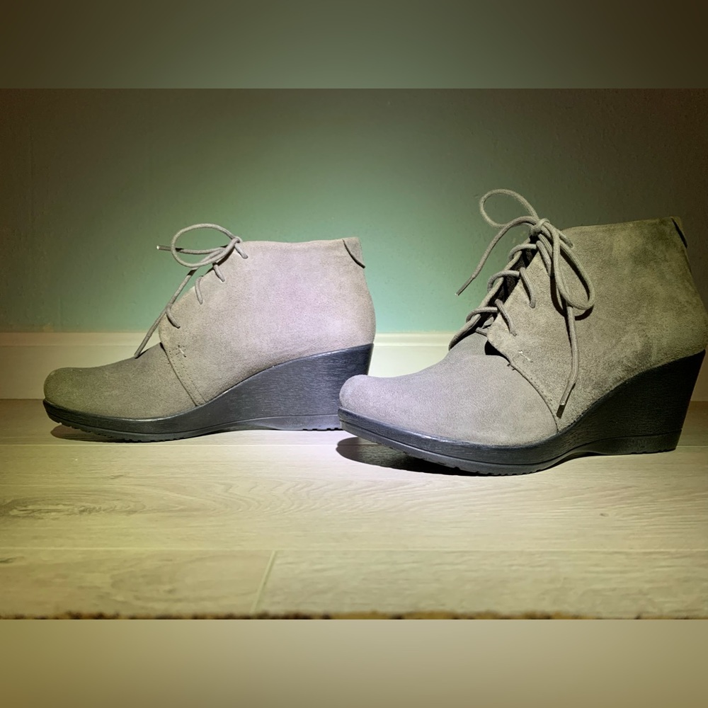 Danskos, never worn